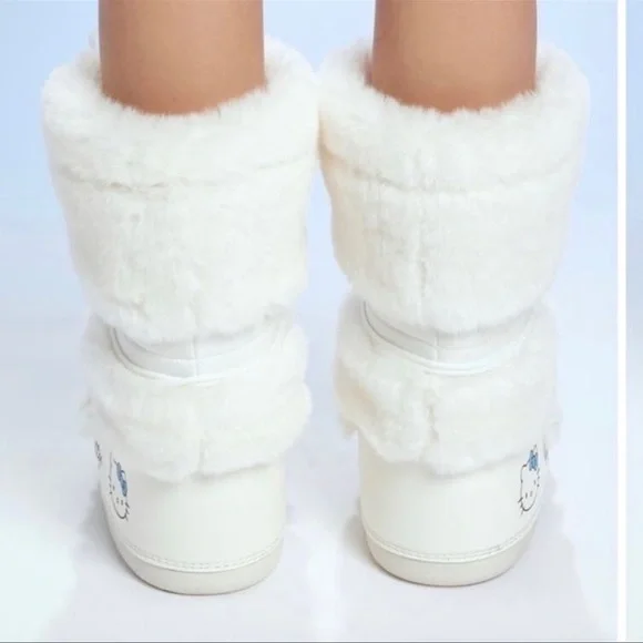 Hello Kitty x Forever 21 Viral Snow Boots (Moon Boots) New Womans - Picture 3 of 4